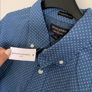 NWT Men’s Banana Republic Blue Button Down Shirt
